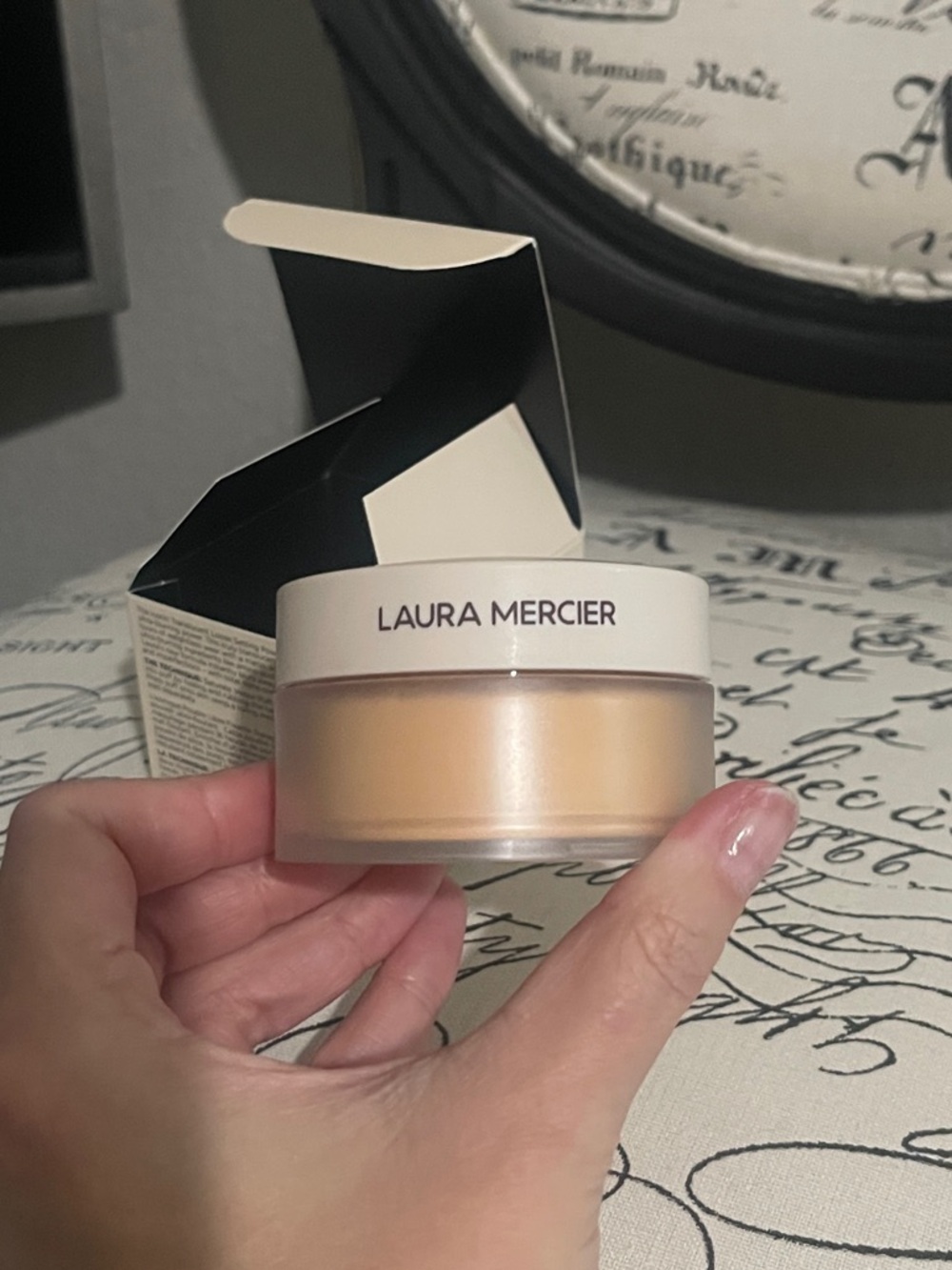 NEW Laura Mercier Loose Setting Powder Ultra-Blur Powder Translucent Honey .7 Oz - Picture 3 of 7